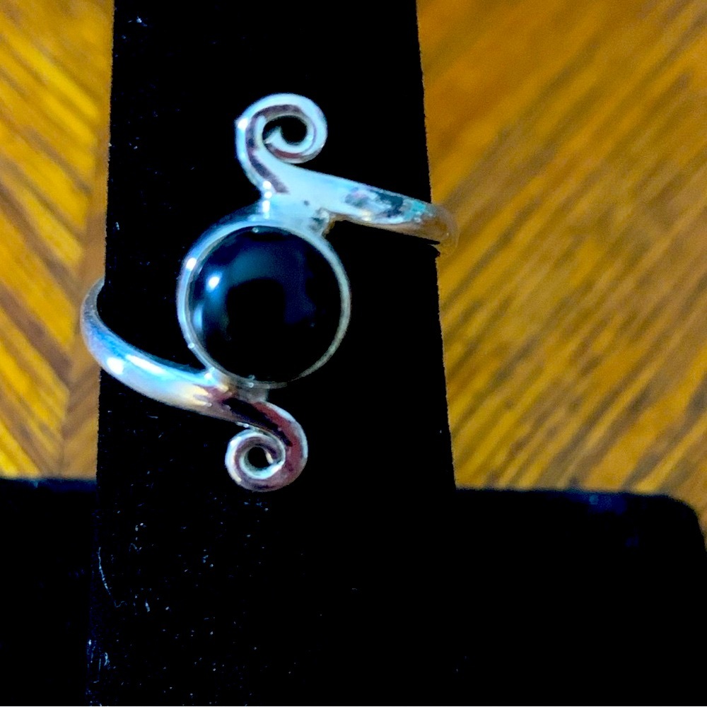 Elegant Sterling Silver Ring with onyx stone